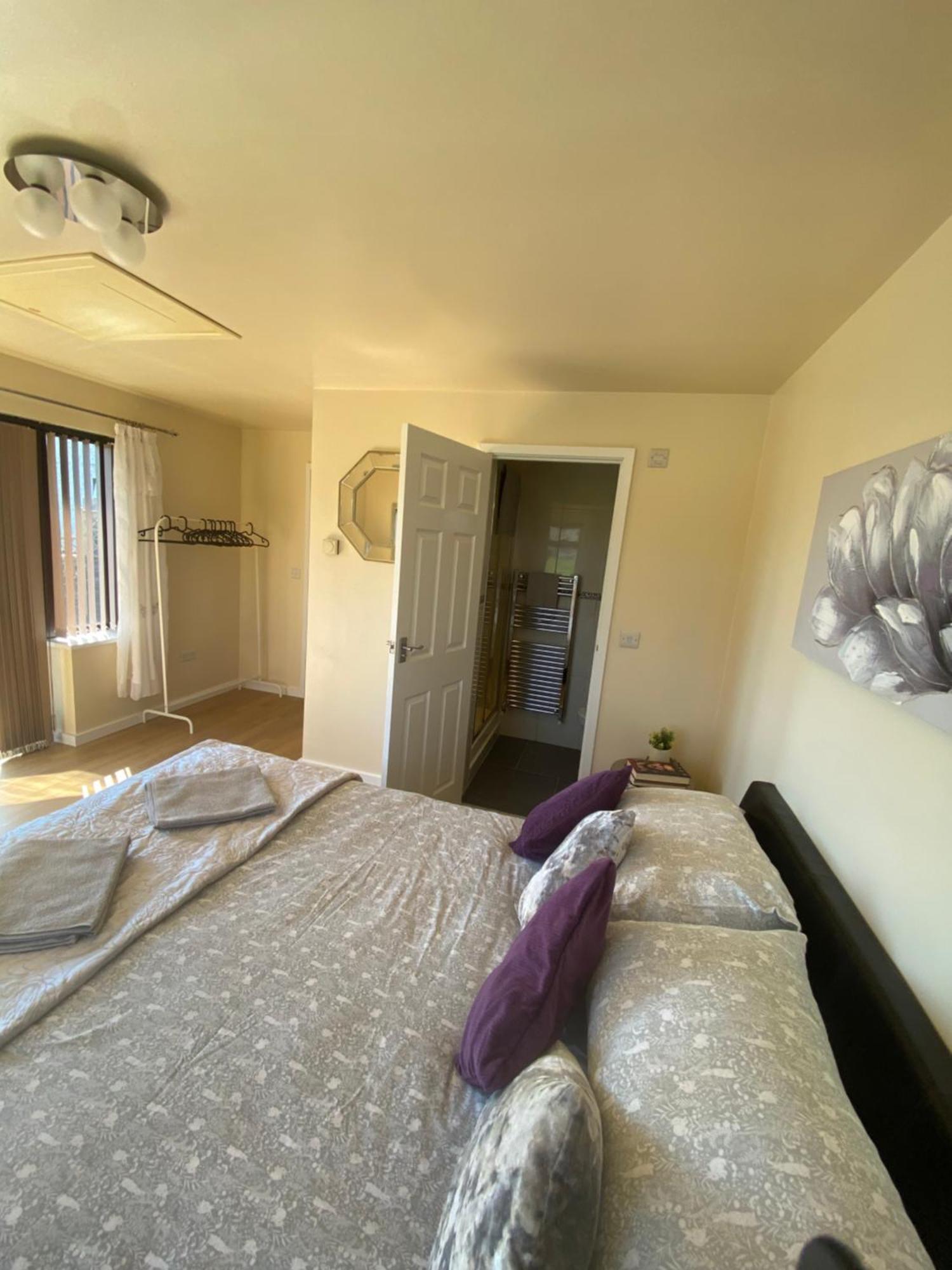 Carol's Place Near Porthcawl, Margam Park, 3mins To M4 Kenfig Hill