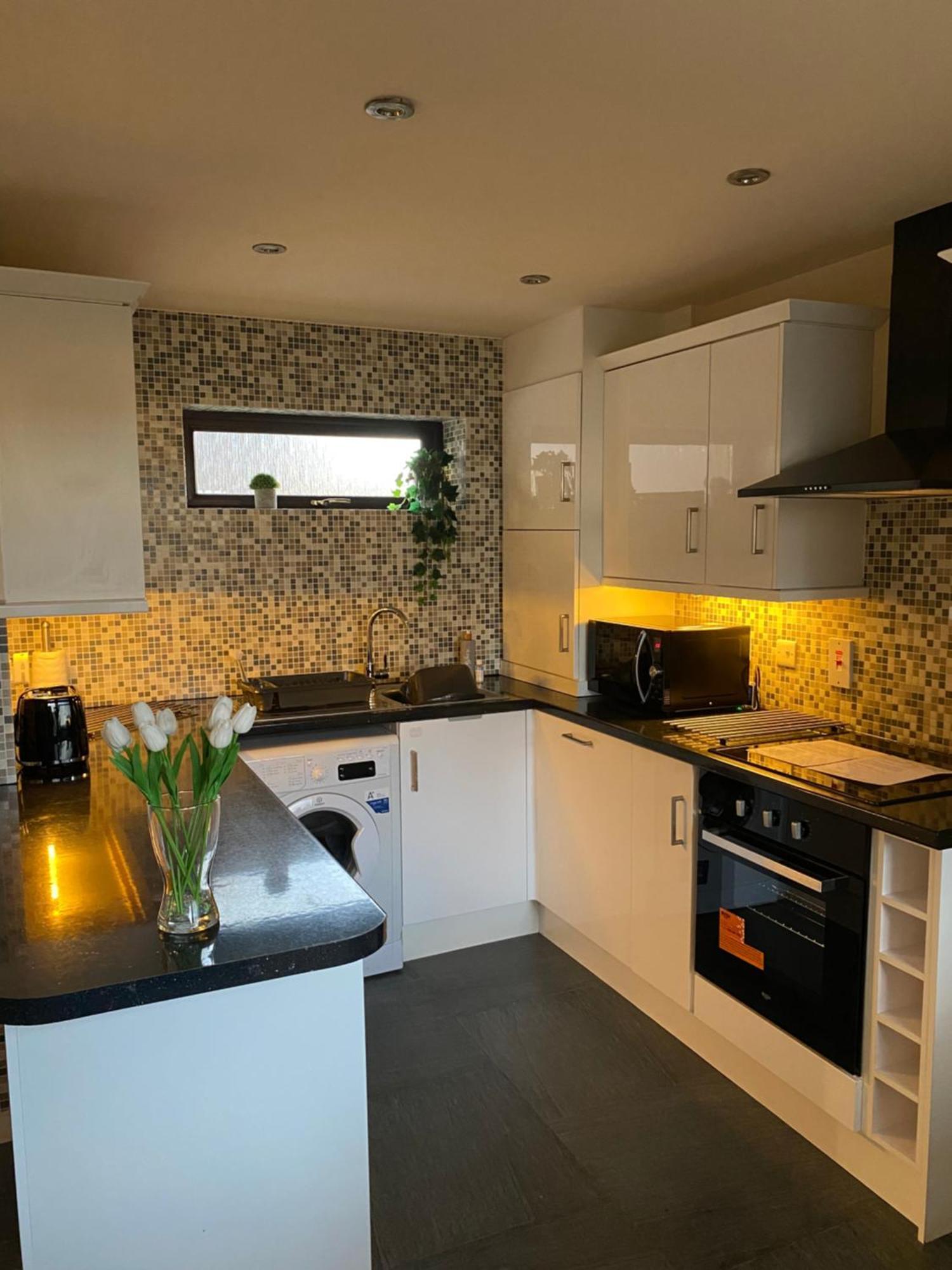 Carol's Place Near Porthcawl, Margam Park, 3mins To M4 * Kenfig Hill